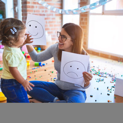 Adult understanding a toddler's feelings with pictures